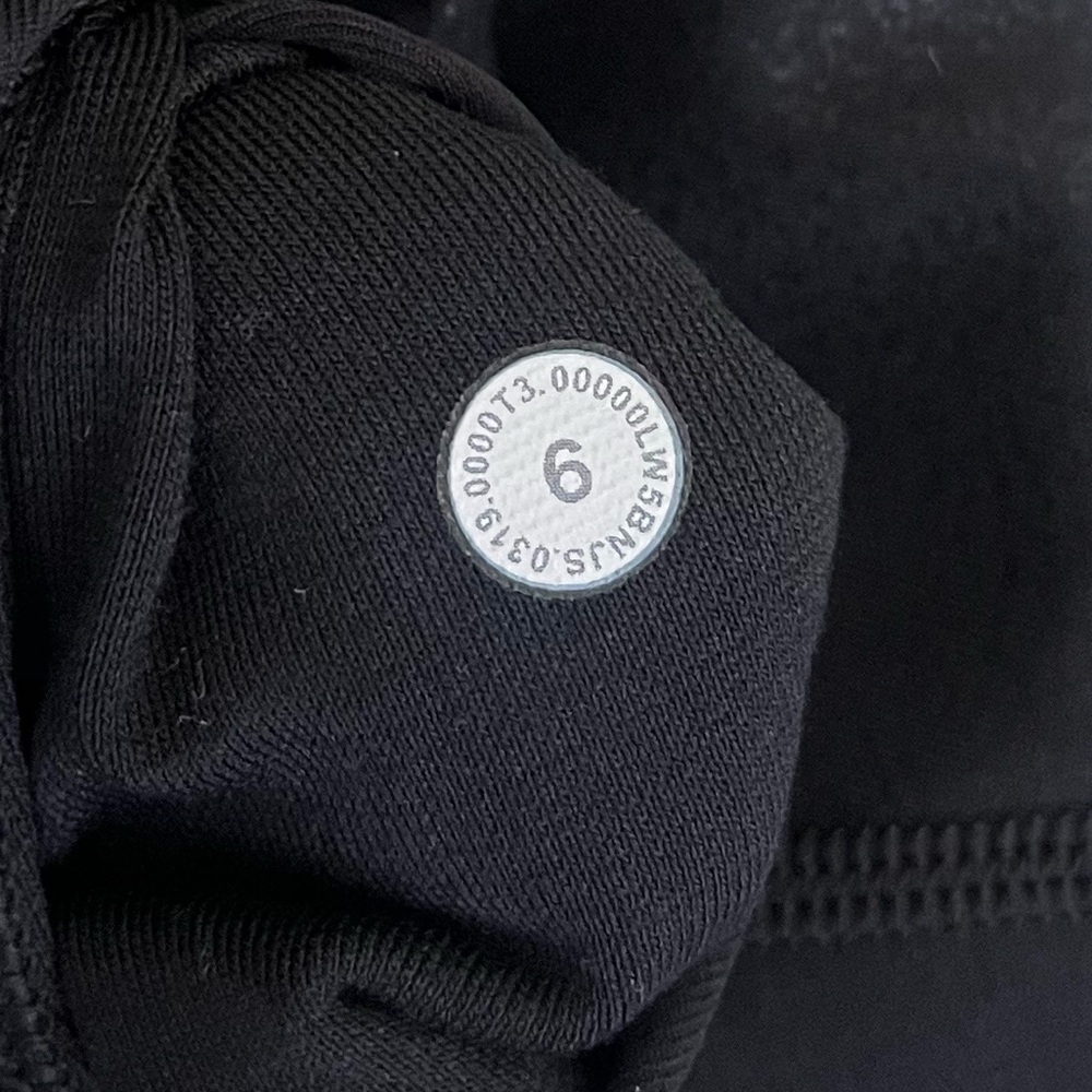 {Lululemon} Wunder Under High-Rise Tight 28" Leggings in Foil Print Black - 6 - Picture 11 of 11